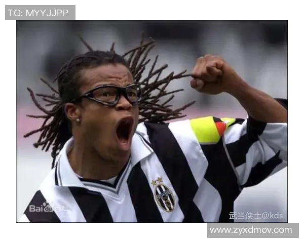 足球场上的风采与科技结合带运动眼镜的足球明星展现全新魅力